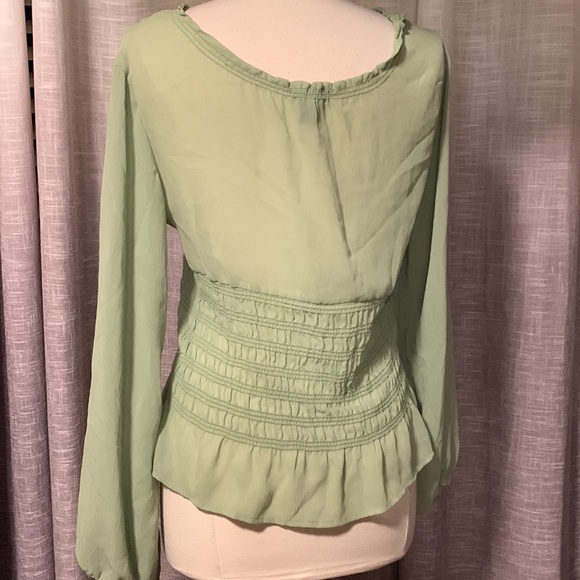 Gorgeous crown of hearts plunge neck peasant blouse size large - Picture 5 of 7